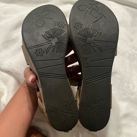 OTBT 'Bushnell' Wedge Sandal Sz 10 - Picture 4 of 5